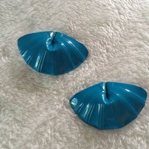 Vintage blue seashell shaped metal folded earrings